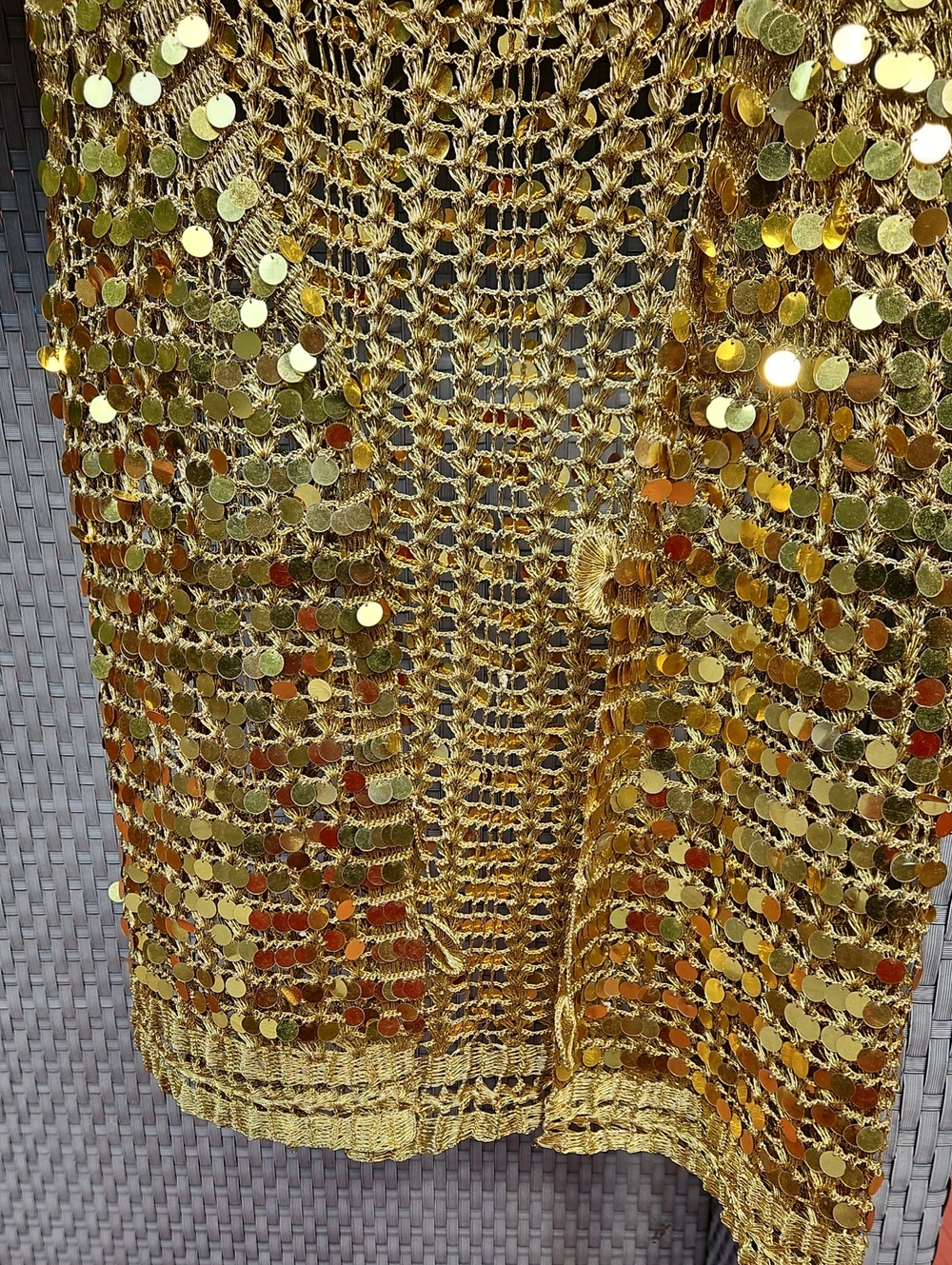 Vintage Women's Gold Sequin Crochet Vest - Shimmering Open-Knit Layer - Picture 11 of 17